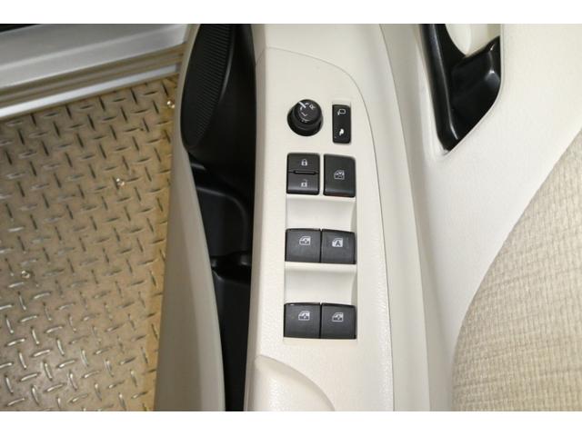 シエンタ Ｘ　ＥＴＣ装備　地デジ　バックガイドモニター　運転席助手席エアバック　マニュアルエアコン　キーフリーシステム　アイドルストップ　メモリーナビゲーション　横滑防止装置　エアバック付き　三列シート　ナビＴＶ（44枚目）