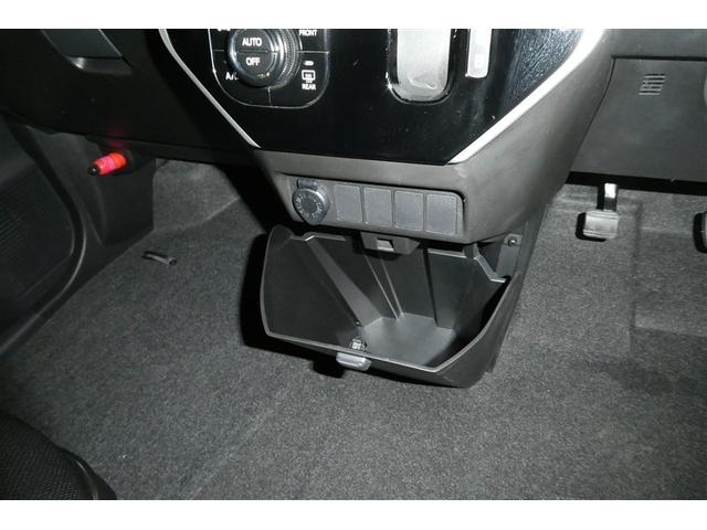 タンク カスタムＧ－Ｔ　スマキ－　地上デジタル　アルミホイル　踏み間違い防止装置　両側電動ドア　ＬＥＤヘッドライト　クルコン　リアカメラ　横滑り防止装置　ＥＴＣ　ウォークスルー　キーレス　ＴＶナビ　オートエアコン　ＤＶＤ（34枚目）