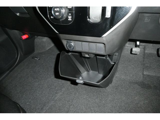 タンク カスタムＧ－Ｔ　スマキ－　地上デジタル　アルミホイル　踏み間違い防止装置　両側電動ドア　ＬＥＤヘッドライト　クルコン　リアカメラ　横滑り防止装置　ＥＴＣ　ウォークスルー　キーレス　ＴＶナビ　オートエアコン　ＤＶＤ（44枚目）