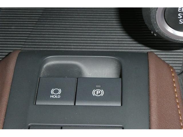 【ブレーキホールド】停車した際ブレーキペダルを踏み続けなくても停車状態を保持する機能です。足の疲れを大幅に軽減することができます。