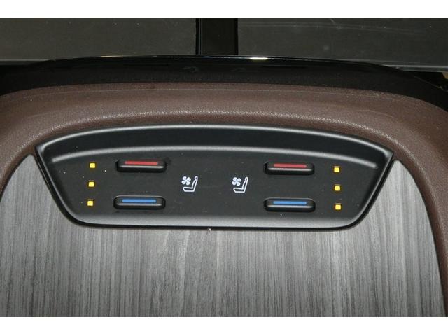 【シートヒーター】寒い季節もスイッチ一つでシートがポカポカに！冬の季節特有の、座った時のヒンヤリ感はこれで解消！