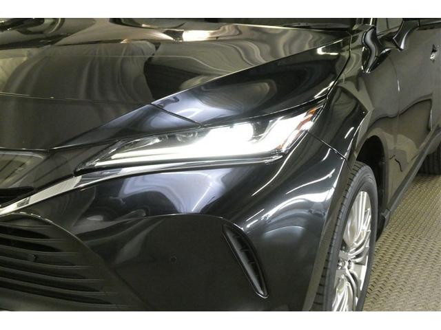 ＬＥＤヘッドライトです。デザイン性がよくとても明るいので、夜間の走行や悪天候でも安心です。しかも長寿命！