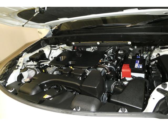 エンジンルームもきれいに洗浄済みです。見えないところも丁寧に点検洗浄を行いました。