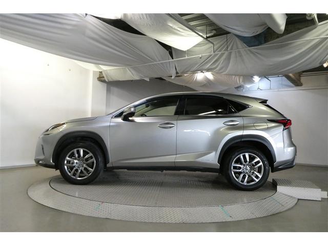 NX NX300h バージョンL 電動パワーシート 地デジ AC100V 黒革シート AUX エアコン ナビ&TV LEDライト Bカメラ アルミ エアバッグ ABS 横滑り防止機能 キーレス ETC スマートキー メモリーナビ(4枚目)