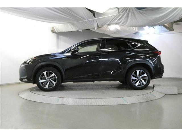 ＮＸ ＮＸ３００　バージョンＬ　ナビＴＶ　衝突被害軽減　Ｓキー　キーレス　ＥＴＣ車載器　本革シート　ＡＣ１００Ｖ電源　アルミホイール　地デジ　ミュージックプレイヤー接続可　クルコン　ＤＶＤ再生　メモリーナビ　ＬＥＤヘッド（4枚目）