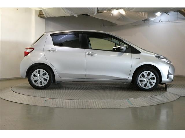 ヴィッツ ハイブリッドU バックガイドモニター 衝突軽減システム 地デジ LEDヘッドライト DVD再生可 ETC オートエアコン クルーズコントロール メモリナビ エアバッグ キーフリー 横滑り防止機能 イモビライザー(5枚目)