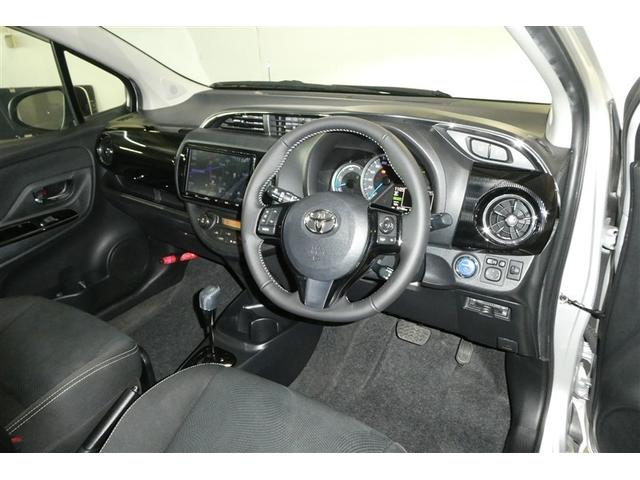 ヴィッツ ハイブリッドU バックガイドモニター 衝突軽減システム 地デジ LEDヘッドライト DVD再生可 ETC オートエアコン クルーズコントロール メモリナビ エアバッグ キーフリー 横滑り防止機能 イモビライザー(10枚目)