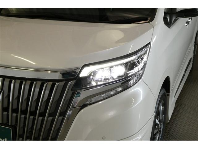 ＬＥＤヘッドライトです。デザイン性がよくとても明るいので、夜間の走行や悪天候でも安心です。しかも長寿命！