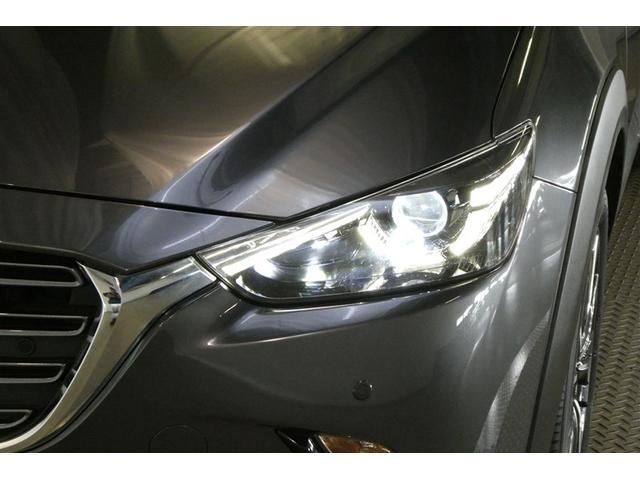 ＬＥＤヘッドライトです。デザイン性がよくとても明るいので、夜間の走行や悪天候でも安心です。しかも長寿命！