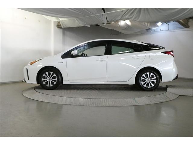 プリウス Ａ　衝突軽減ブレーキシステム　Ｂモニタ　ＬＥＤヘッド　クルーズコントロール　セキュリティー　スマートキー　パワーステアリング　Ｐシート　ＥＴＣ　アルミホイル　オートエアコン　ＳＲＳ　ＡＢＳ　キーレス（4枚目）