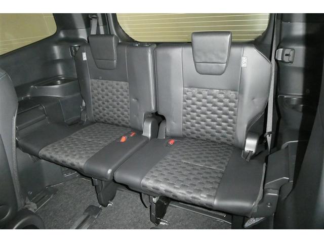 �R��ڃV�[�g���Ђ�т�Ƃ����X�y�[�X���m�ۂ��Ă��܂��B��l���ł̂��o�������΂�����ł��I