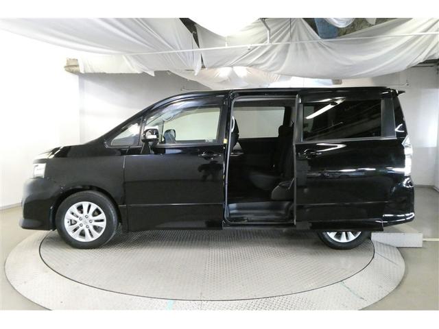 ヴォクシー ＺＳ　Ｗエアバック　地デジＴＶ　ダブルエアコン　キーフリー　フルフラット　ＰＳ　ナビ＆ＴＶ　運転席エアバッグ　Ｂモニタ－　パワーウィンドウ　ウォークスルー　ＨＤＤナビ　ＡＢＳ　アルミホイール　ＥＴＣ車載器（5枚目）