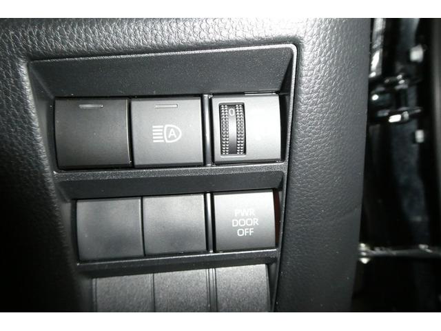 �I�[�g�}�`�b�N�n�C�r�[���Ƃ́A��s�Ԃ�Ό��Ԃ̃��C�g��F�����A�n�C�r�[���ƃ��[�r�[���������Ő؂�ւ���@�\�ł��B�铹�̎��E���m�ۂ��܂��B�ڍׂ͔̔��X�X�^�b�t�܂ł������˂��������B