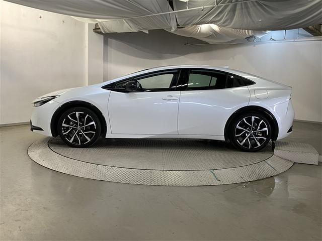 プリウス Ｚ　バックモニター　ＬＥＤ　フルセグ　運転席パワーシート　ＡＷ　ドライブレコーダー　ＥＴＣ　メモリーナビ　ナビ＆ＴＶ　オートエアコン　ＡＢＳ　ミュージックプレイヤー接続可　キーレス　パワステ　クルーズＣ（4枚目）