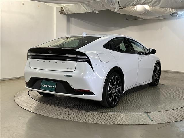 プリウス Ｚ　バックモニター　ＬＥＤ　フルセグ　運転席パワーシート　ＡＷ　ドライブレコーダー　ＥＴＣ　メモリーナビ　ナビ＆ＴＶ　オートエアコン　ＡＢＳ　ミュージックプレイヤー接続可　キーレス　パワステ　クルーズＣ（8枚目）