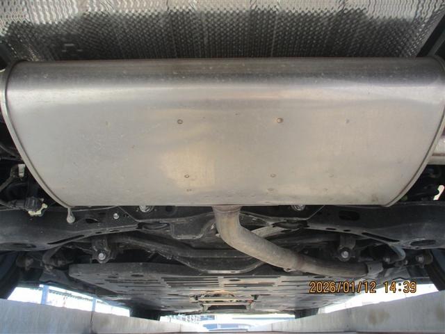 プリウス Ｚ　バックモニター　ＬＥＤ　フルセグ　運転席パワーシート　ＡＷ　ドライブレコーダー　ＥＴＣ　メモリーナビ　ナビ＆ＴＶ　オートエアコン　ＡＢＳ　ミュージックプレイヤー接続可　キーレス　パワステ　クルーズＣ（40枚目）