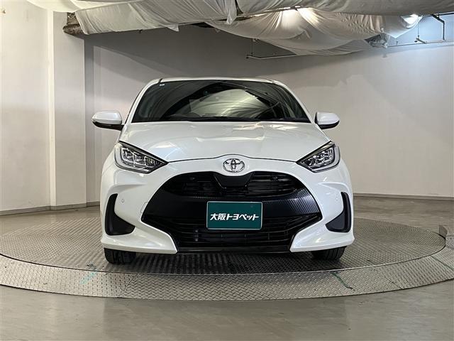 ヤリス Ｚ　ナビＴＶ　パワステ　メディアプレイヤー接続　ＥＳＣ　ＬＥＤライト　地デジテレビ　サイドエアバック　クルーズＣ　リモコンキー　オ－トエアコン　イモビ　ＡＢＳ　エアバッグ　パワーウィンドウ　ＥＴＣ（2枚目）