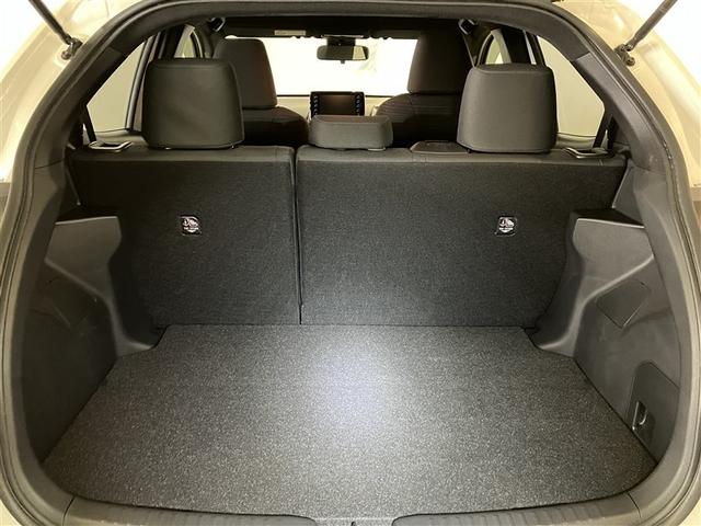 ヤリス Ｚ　ナビＴＶ　パワステ　メディアプレイヤー接続　ＥＳＣ　ＬＥＤライト　地デジテレビ　サイドエアバック　クルーズＣ　リモコンキー　オ－トエアコン　イモビ　ＡＢＳ　エアバッグ　パワーウィンドウ　ＥＴＣ（15枚目）