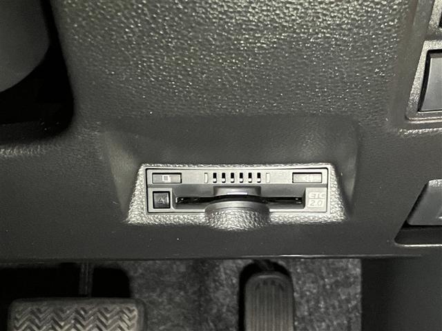 ヤリス Ｚ　ナビＴＶ　パワステ　メディアプレイヤー接続　ＥＳＣ　ＬＥＤライト　地デジテレビ　サイドエアバック　クルーズＣ　リモコンキー　オ－トエアコン　イモビ　ＡＢＳ　エアバッグ　パワーウィンドウ　ＥＴＣ（27枚目）