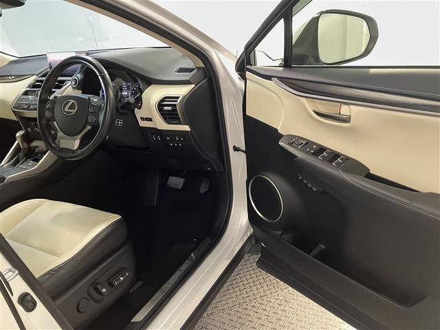 ＮＸ ＮＸ３００ｈ　バージョンＬ　衝突被害軽減装置　地上デジタル　クルコン　ガラスルーフ　１００Ｖ充電　電動シート　メディアプレイヤー接続　ナビＴＶ　アルミホイール　パワーウィンドウ　メモリーナビ　ＥＴＣ　ＤＶＤ再生　ＬＥＤライト（28枚目）