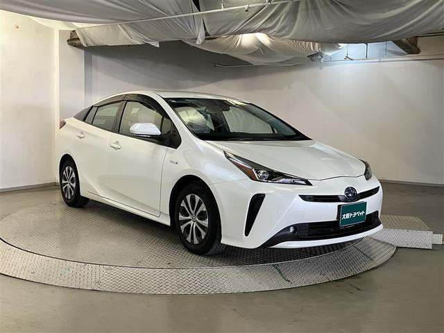 プリウス Ａ　ＬＥＤヘットライト　プリクラッシュ　カーテンエアバック　助手席エアバック　ＥＴＣ車載器　ＡＷ　ＶＳＣ　アクティブクルーズコントロール　盗難防止　キーレスエントリー　パワーステアリング　パワーウィンドウ（3枚目）