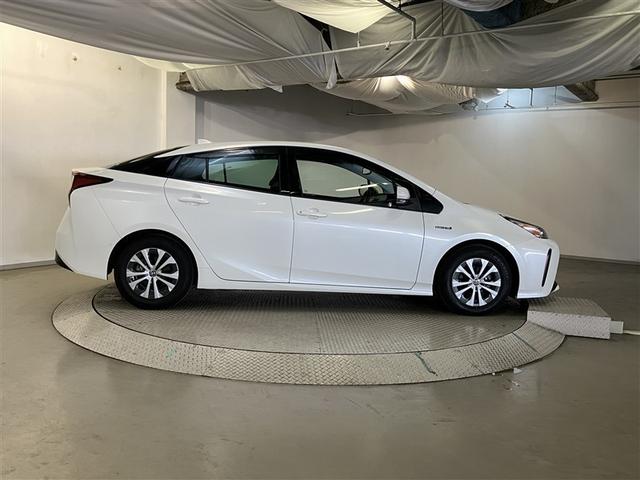 プリウス Ａ　ＬＥＤヘットライト　プリクラッシュ　カーテンエアバック　助手席エアバック　ＥＴＣ車載器　ＡＷ　ＶＳＣ　アクティブクルーズコントロール　盗難防止　キーレスエントリー　パワーステアリング　パワーウィンドウ（5枚目）