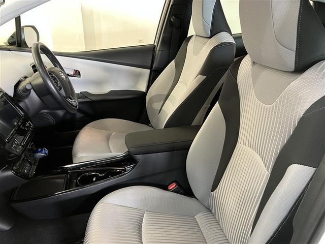 プリウス Ａ　ＬＥＤヘットライト　プリクラッシュ　カーテンエアバック　助手席エアバック　ＥＴＣ車載器　ＡＷ　ＶＳＣ　アクティブクルーズコントロール　盗難防止　キーレスエントリー　パワーステアリング　パワーウィンドウ（14枚目）