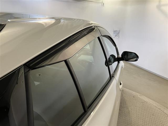 プリウス Ａ　ＬＥＤヘットライト　プリクラッシュ　カーテンエアバック　助手席エアバック　ＥＴＣ車載器　ＡＷ　ＶＳＣ　アクティブクルーズコントロール　盗難防止　キーレスエントリー　パワーステアリング　パワーウィンドウ（26枚目）
