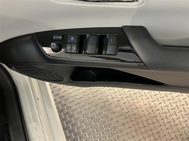 プリウス Ａ　ＬＥＤヘットライト　プリクラッシュ　カーテンエアバック　助手席エアバック　ＥＴＣ車載器　ＡＷ　ＶＳＣ　アクティブクルーズコントロール　盗難防止　キーレスエントリー　パワーステアリング　パワーウィンドウ（37枚目）