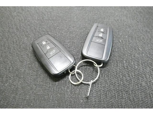 RAV4 G Zパッケージ オートエアコン 4WD 5人乗 CVT クルーズコントロール 安全装置 横滑り防止機能VSC CD メモリーナビ フルセグ パワーシート 合皮シート スマートキー TRDフルエアロ Bカメラ ETC(62枚目)