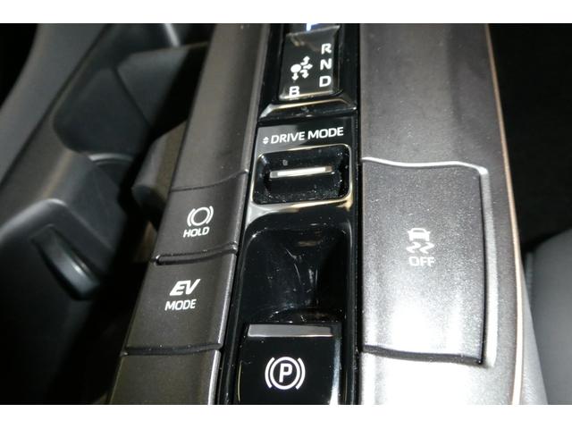 クラウンクロスオーバー Gアドバンスド・レザーパッケージ オートエアコン クルーズコントロール サポカー安全装置 VSC横滑り防止機能 フルセグ TCナビ 本革 パワーシート アルミホイール LEDライト スマートキー ETC Bカメラ 4WD 5人 CVT(41枚目)