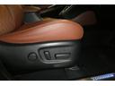 パワーシート搭載。微妙な調整が手軽にでき、ピッタリなポジションで運転することが可能です。