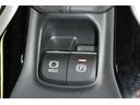 電動パーキングブレーキ&ブレーキホールド☆HOLDスイッチを押しシステムONの状態にしておくことで渋滞や信号待ちなどでブレーキを踏んで停止した時保持してくれる。