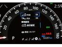 とっても見やすいメーターです。夜間時はラグジュアリーな気分にさせてくれる照明が魅力ですので、夜のドライブも楽しみになりますよ♪