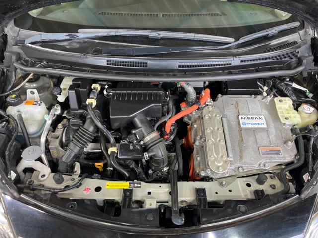 ノート e-パワー メダリスト 純正ナビ 全周囲カメラ エマージェンシーブレーキ レザー調シート ドラレコ スマートキー LEDヘッドライト デジタルインナーミラー オートライト 純正15インチAW Bluetooth再生(17枚目)