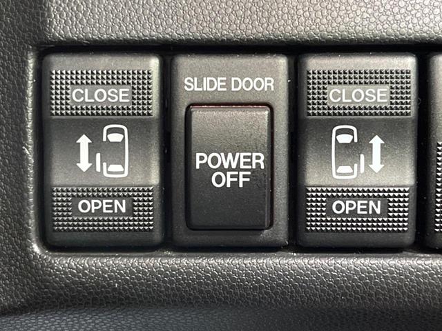 プレマシー ２０ＣＳ　両側電動スライド　純正ナビ　バックカメラ　ＥＴＣ　スマートキー　電動格納ミラー（3枚目）