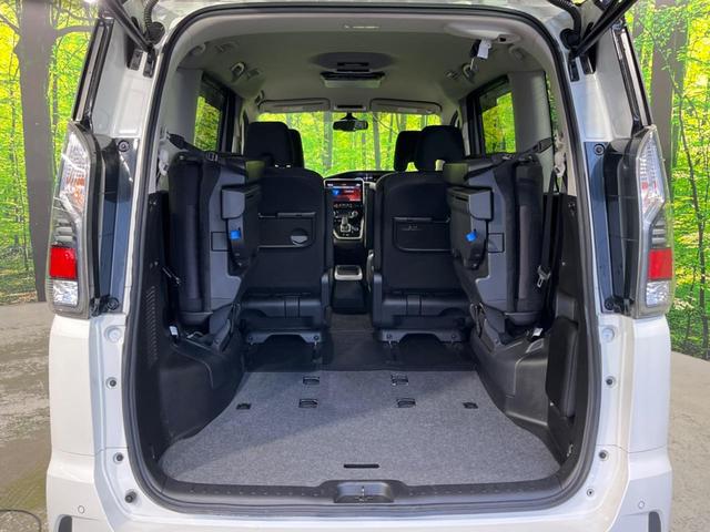 セレナ e-パワー ハイウェイスターV 両側電動ドア 後席モニター 全周囲カメラ 衝突被害軽減システム スマートキー LEDヘッド ETC クルコン オートエアコン リアエアコン Bluetooth CD DVD再生 フルセグ(11枚目)