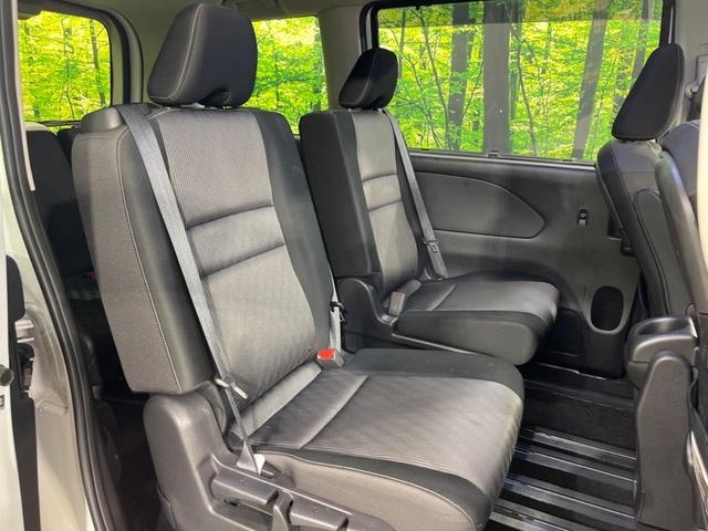 セレナ ハイウェイスターＶ　後期　両側電動スライド　全周囲カメラ　ドライブレコーダー　スマートキー　ＬＥＤヘッドライト　ＥＴＣ　クルコン　オートライト　Ｂｌｕｅｔｏｏｔｈ再生　フルセグ　ＬＥＤフォグライト（10枚目）