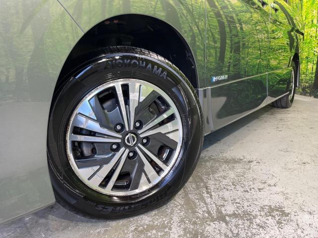 セレナ ｅ－パワー　ハイウェイスターＶ　純正ナビ１０インチ　フリップダウンモニター　プロパイロット　アラウンドビューモニター　デジタルインナーミラー　両側電動スライドドア（15枚目）