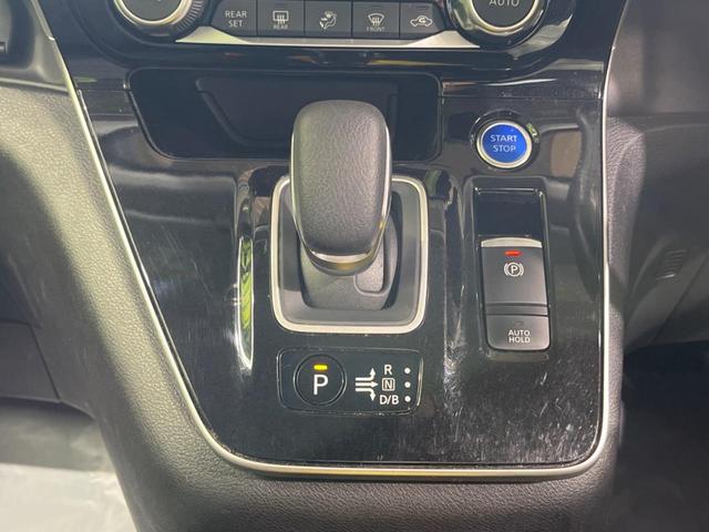 セレナ ｅ－パワー　ハイウェイスターＶ　純正ナビ１０インチ　フリップダウンモニター　プロパイロット　アラウンドビューモニター　デジタルインナーミラー　両側電動スライドドア（43枚目）