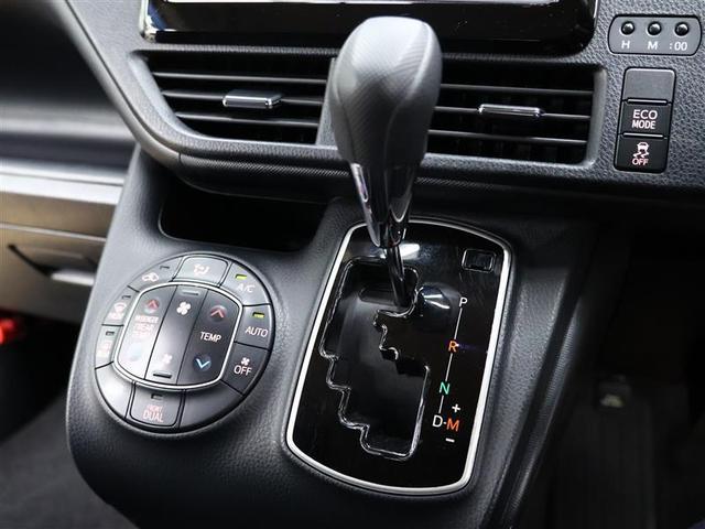 ノア Ｘ　ワンセグ　メモリーナビ　バックカメラ　衝突被害軽減システム　電動スライドドア　ＬＥＤヘッドランプ　ウオークスルー　乗車定員７人　３列シート　アイドリングストップ（14枚目）