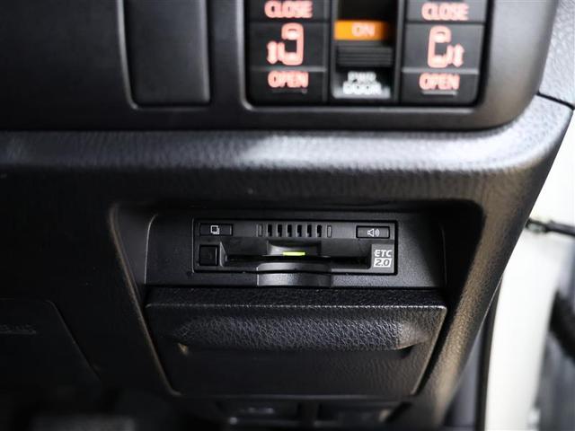 ノア ハイブリッドＳｉ　ダブルバイビーＩＩＩ　フルセグ　メモリーナビ　ＤＶＤ再生　バックカメラ　衝突被害軽減システム　ＥＴＣ　両側電動スライド　ＬＥＤヘッドランプ　乗車定員７人　３列シート　ワンオーナー（11枚目）