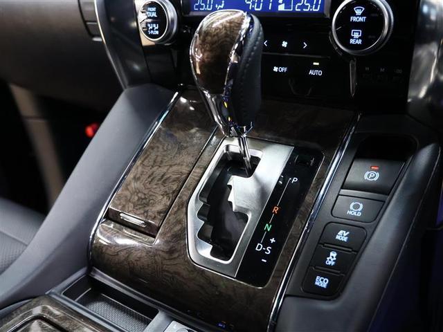 アルファードハイブリッド エグゼクティブラウンジＳ　革シート　サンルーフ　４ＷＤ　フルセグ　メモリーナビ　ＤＶＤ再生　後席モニター　バックカメラ　衝突被害軽減システム　ＥＴＣ　両側電動スライド　ＬＥＤヘッドランプ　３列シート　ワンオーナー　フルエアロ（22枚目）