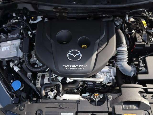 スカイＤエンジンは、ガソリンエンジンと比較し、優れた燃費と力強いトルクに定評があります。高速道路の合流や登坂路でその真価を発揮しますので、益々ドライブが楽しくなります。