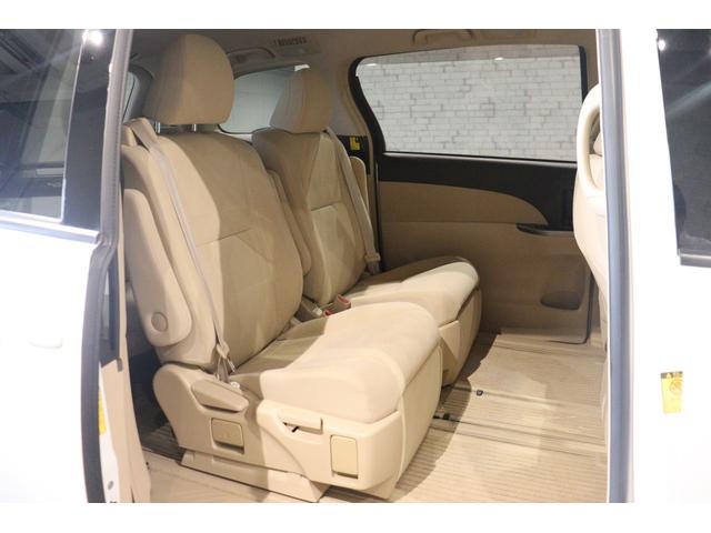 エスティマ アエラス　ＥＴＣ　バックカメラ　ナビ　オートクルーズコントロール　両側電動スライドドア　ＨＩＤ　スマートキー　３列シート　オットマン　ＣＶＴ　アルミホイール　ＣＤ　盗難防止システム　衝突安全ボディ　ＡＢＳ（30枚目）