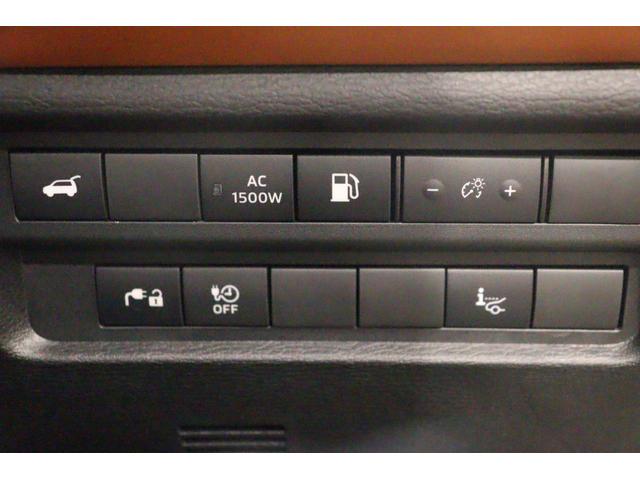 アウトランダーＰＨＥＶ Ｐ　４ＷＤ　ドライブレコーダー　全周囲カメラ　クリアランスソナー　クルーズコントロール　パワーシート　衝突被害軽減システム　ナビ　ＴＶ　ＬＥＤヘッドランプ　アルミホイール　スマートキー（10枚目）