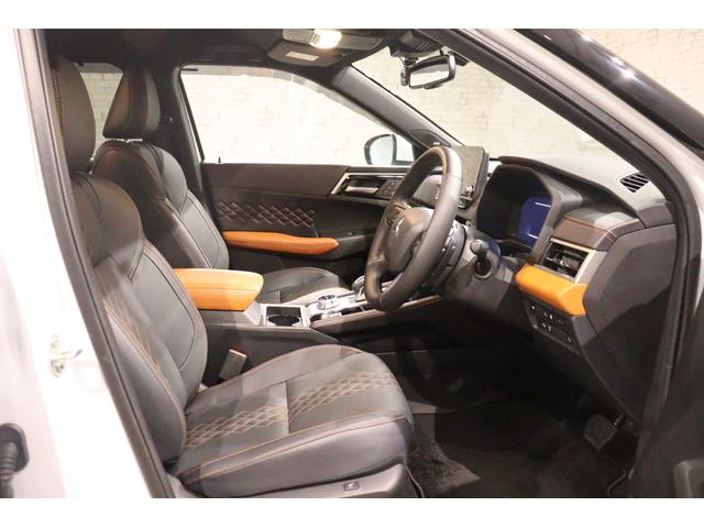 アウトランダーＰＨＥＶ Ｐ　４ＷＤ　ドライブレコーダー　全周囲カメラ　クリアランスソナー　クルーズコントロール　パワーシート　衝突被害軽減システム　ナビ　ＴＶ　ＬＥＤヘッドランプ　アルミホイール　スマートキー（25枚目）