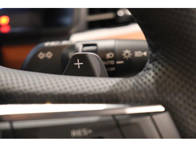 アウトランダーＰＨＥＶ Ｐ　４ＷＤ　ドライブレコーダー　全周囲カメラ　クリアランスソナー　クルーズコントロール　パワーシート　衝突被害軽減システム　ナビ　ＴＶ　ＬＥＤヘッドランプ　アルミホイール　スマートキー（30枚目）