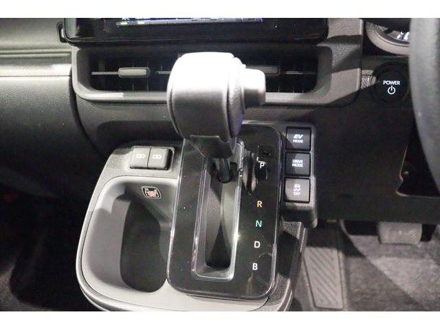 シエンタ ハイブリッドX クリアランスソナー オートクルーズコントロール レーンアシスト 衝突被害軽減システム 両側スライド・片側電動 オートマチックハイビーム LEDヘッドランプ スマートキー 3列シート CVT(7枚目)