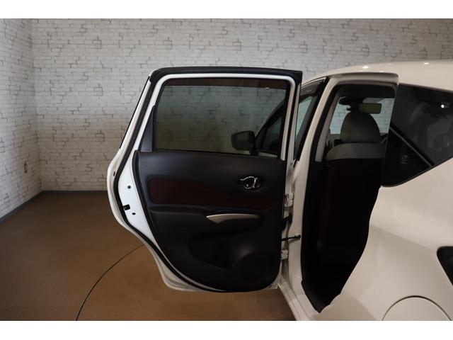 ノート ｅ－ＰＯＷＥＲ　モードプレミア　グレージュコンビ　ドライブレコーダー　ＥＴＣ　全周囲カメラ　ナビ　ＴＶ　クリアランスソナー　レーンアシスト　衝突被害軽減システム　アルミホイール　電動格納ミラー　ＣＶＴ　ＥＳＣ　ＤＶＤ再生　ＵＳＢ（30枚目）